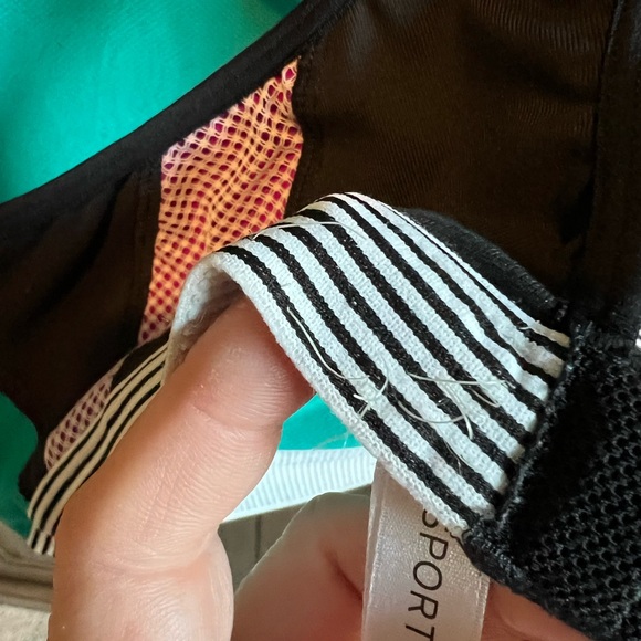 VSX Sports Bra - Picture 3 of 7